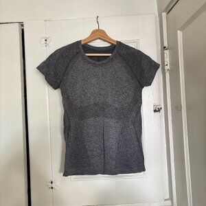 Athleta | Gray Momentum Seamless Heather Tee